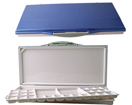 Travel Blue Palette  25 Wells 12.6 x 6.22 in.